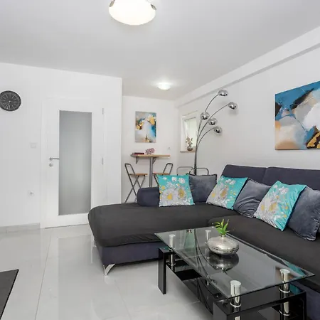 Casa vacanze Awesome In With Wifi Crikvenica