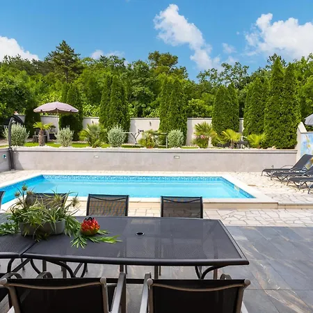 Casa vacanze Awesome In With Wifi Crikvenica